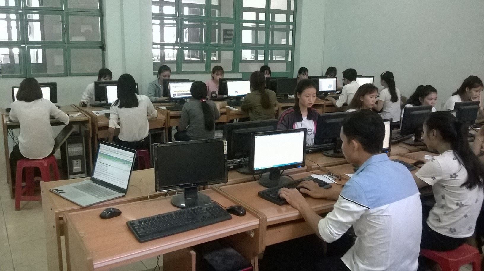 Dong Saigon College