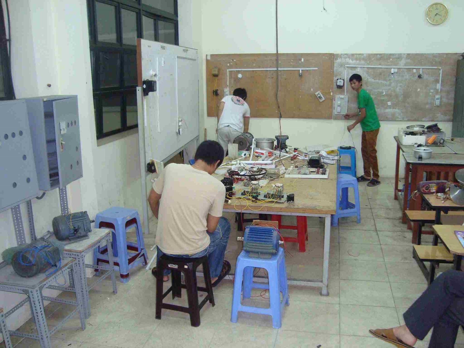 Dong Saigon College