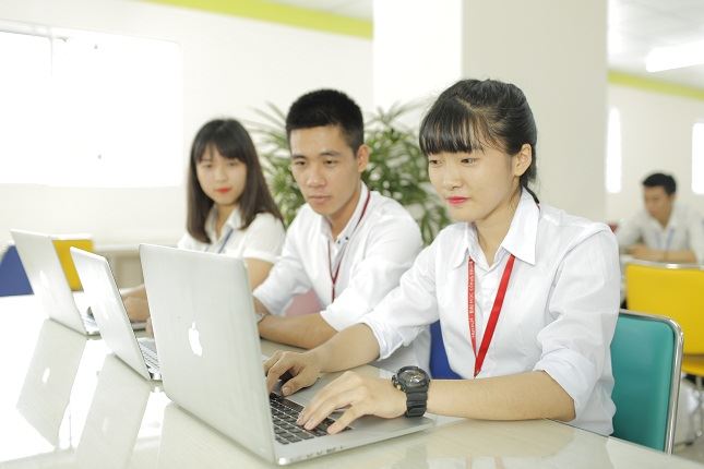 Dong Saigon College