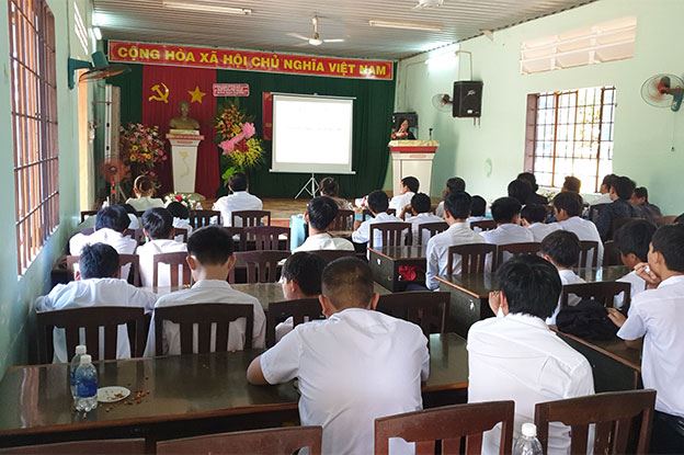 Dong Saigon College