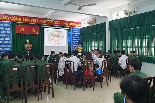Dong Saigon College