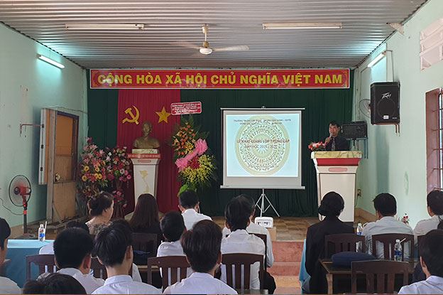 Dong Saigon College