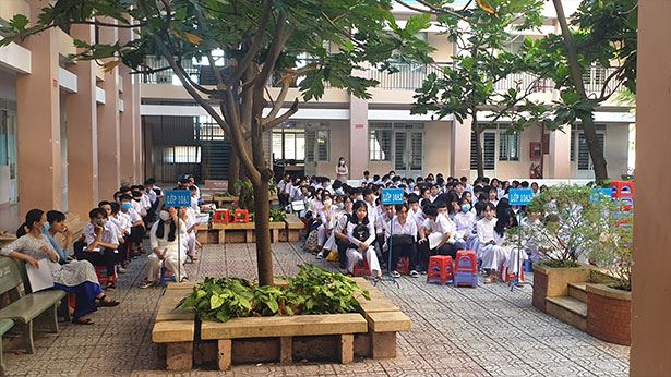 Dong Saigon College