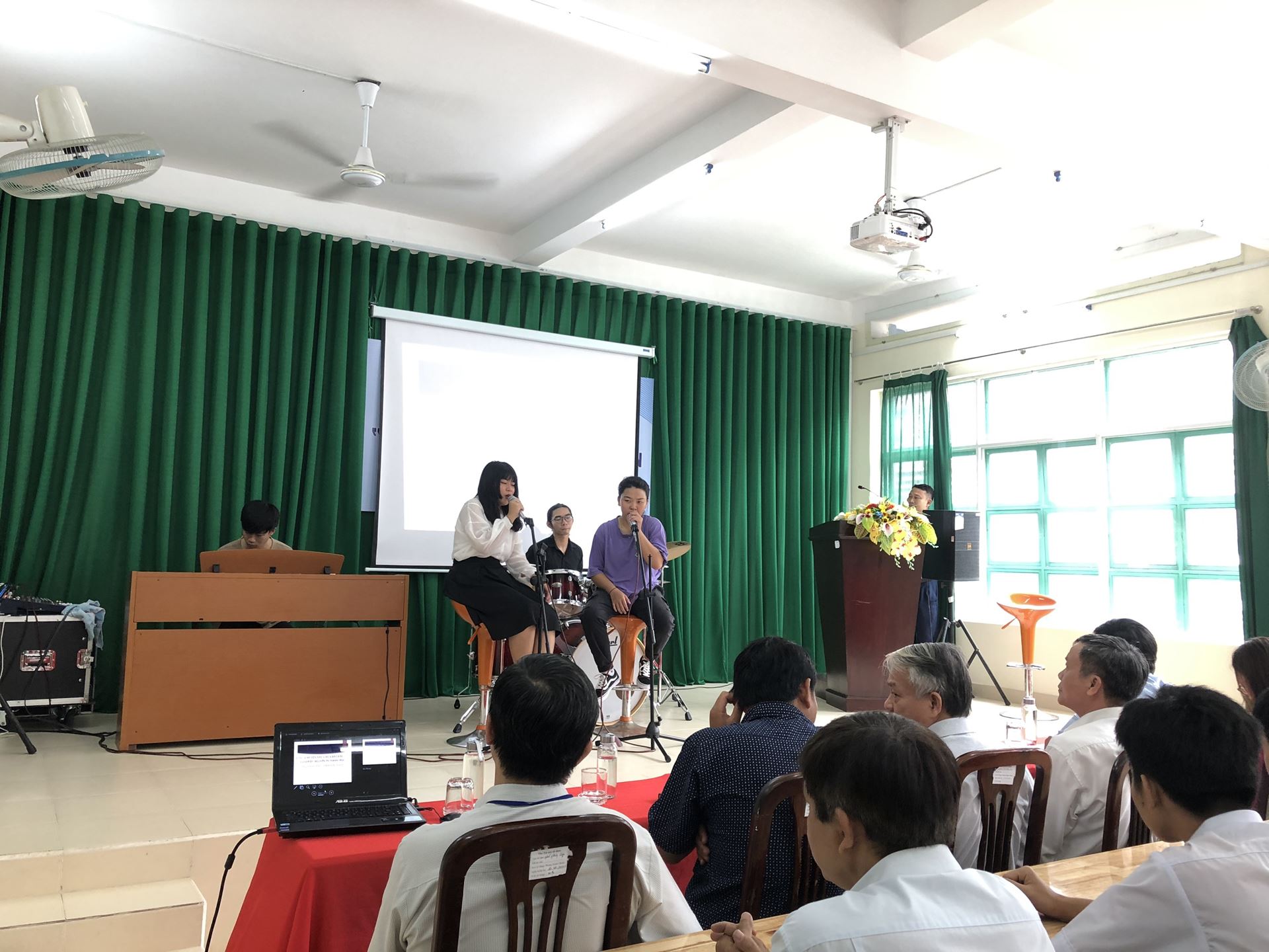 Dong Saigon College