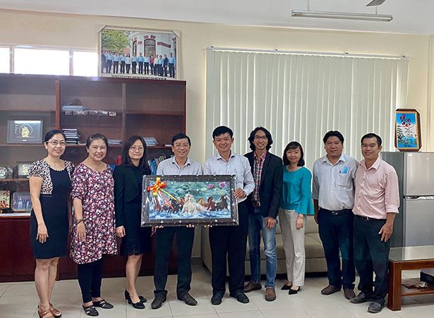 Dong Saigon College