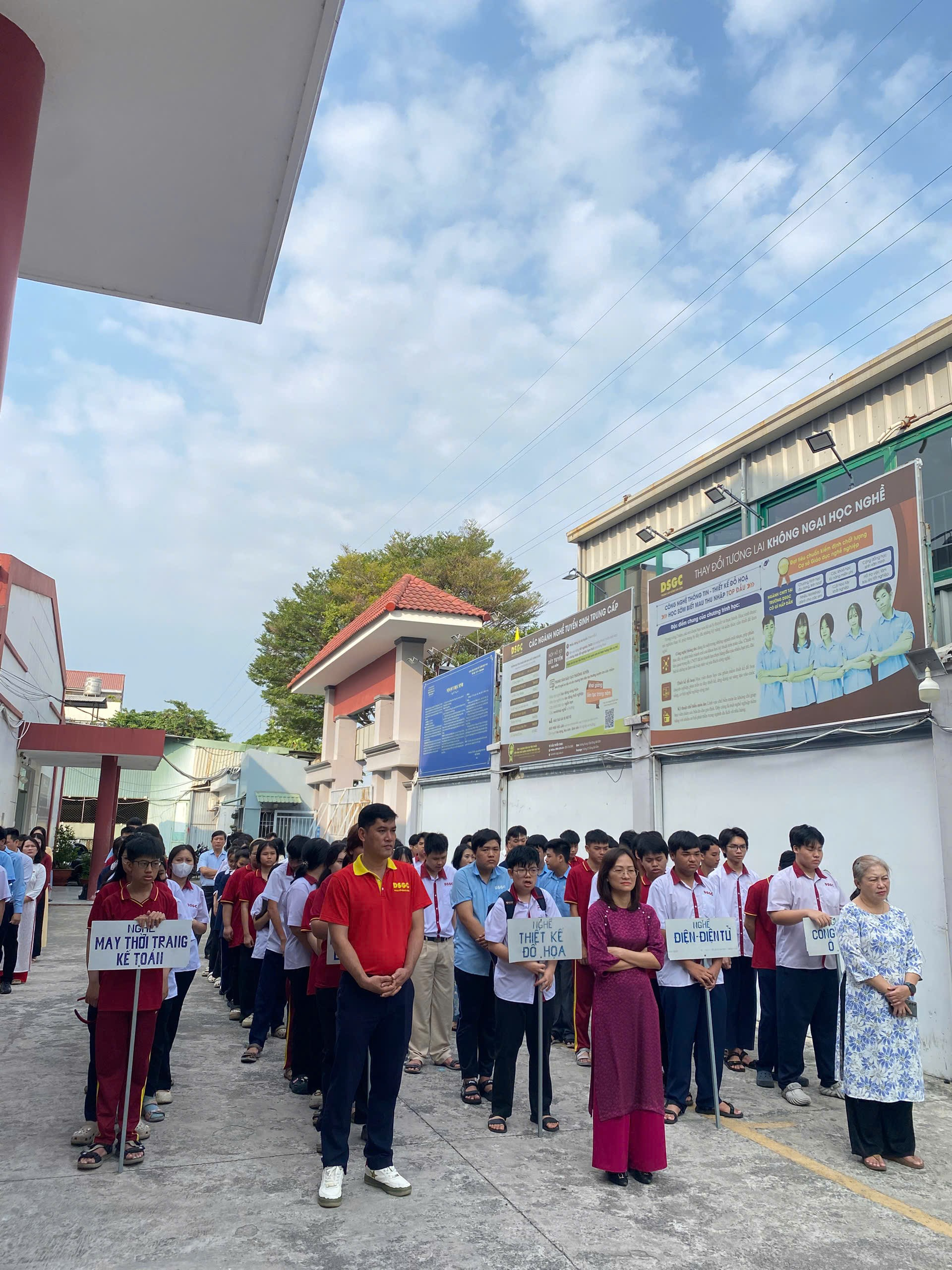 Dong Saigon College